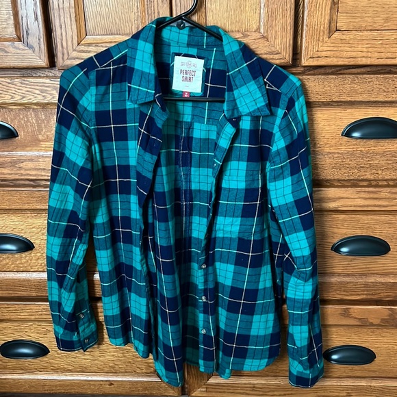 Flannel top - Picture 1 of 2